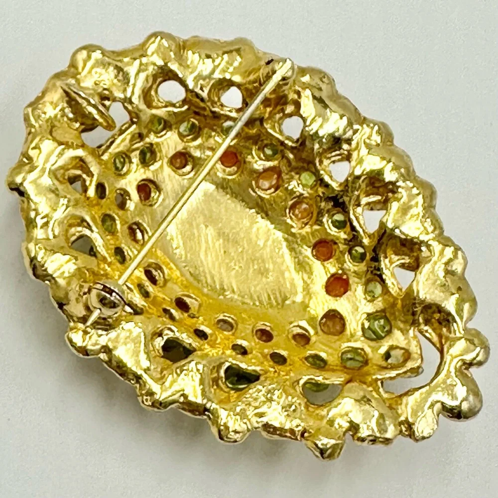Vintage Peridot Coral Pebble Chip Carved Rose Gold Tone Brooch Pendant